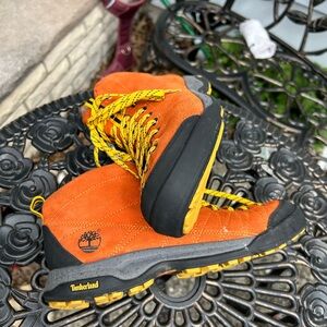 Gently used Timberland Men’s Boots Size 9 Earthkeepers orange and black